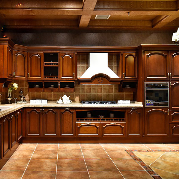 Phòng bếp được thiết kế theo phong cách tân cổ điển
