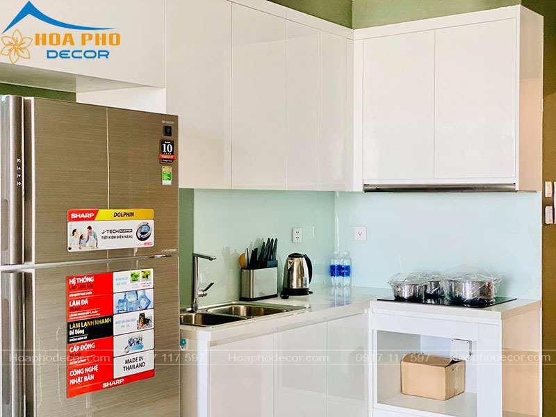 Không gian bếp được bố trí nội thất đơn giản, đáp ứng nhu cầu sử dụng của gia chủ